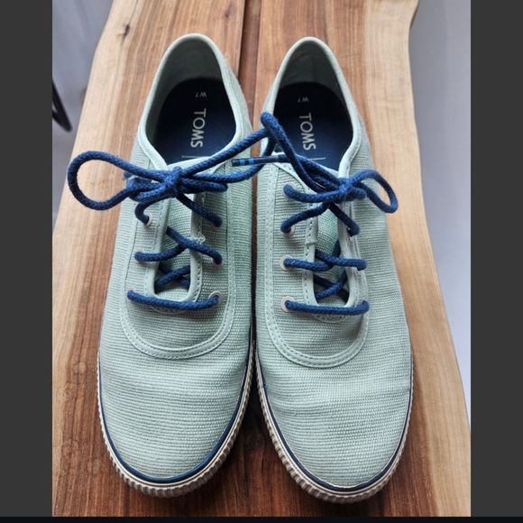 Tom's shoes - Picture 2 of 4